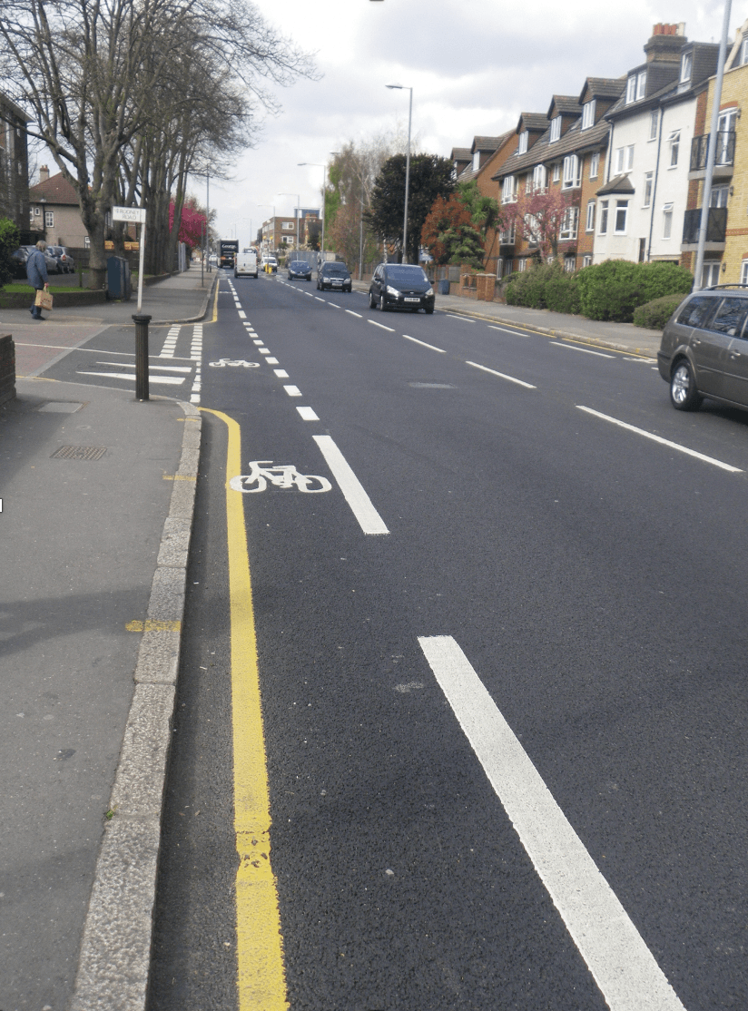 Narrow cycle lanes